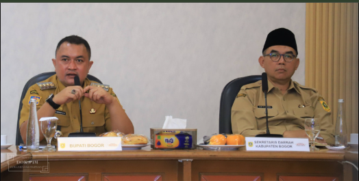 Bupai Bogor, Rudy Susmanto bersama Sekda, Ajat Jatnika, Foto/Diskominfo Kabupaten Bogor Bupai Bogor, Rudy Susmanto bersama Sekda, Ajat Jatnika, Foto/Diskominfo Kabupaten Bogor