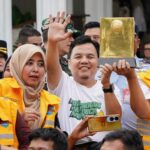 Ketua DPRD Kota Bogor, Dr. Adityawarman Adil, menghadiri langsung prosesi penyambutan penghargaan dari Menteri Lingkungan Hidup RI berupa Sertifikat Menuju Kota Bersih Tahun 2026 yang berlangsung di Plaza Balaikota Bogor, Rabu25 Februari 2026., Setwan DPRD Kota Bogor