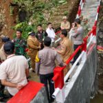 Ketua DPRD Kota Bogor, Dr. Adityawarman Adil, hadir dalam peresmian program 200 Jembatan Garuda di Kampung Pabuaran, Kebon Jahe, Kelurahan Mulyaharja, Kecamatan Bogor Selatan, Foto/Setwan DPRD Kota Bogor