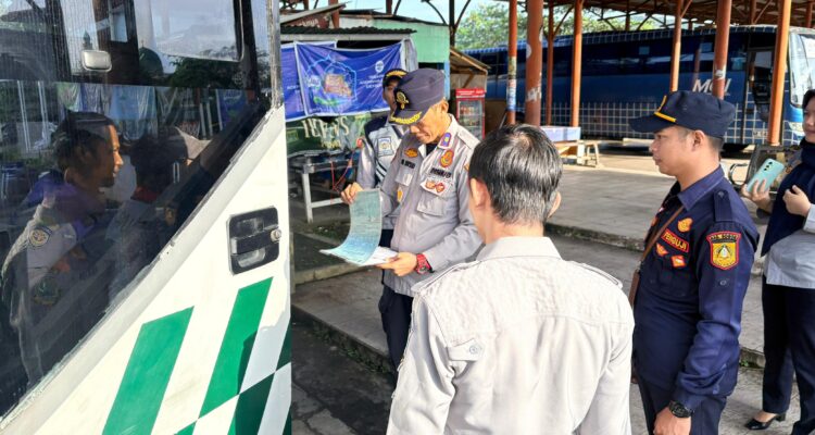 Dishub Kabupaten Bogor melakukan ramp check terhadap kendaraan dan supir fi Terminal Leuwiliang, Foto/Istimewa
