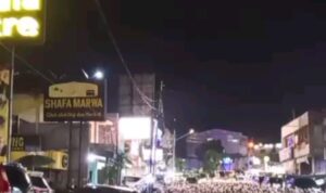 Situasi Kawasan empang Kota Bogor yang dupenuhi jammah dari Jabodetabek untuk Sholat taraweh, Foto/Maya Melania