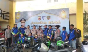 Polresta Bogor Kota membagikan Oli gratis dan Pemeriksaan Ram Chek kepada ratusan Ojol, Foto/ Maya Melania