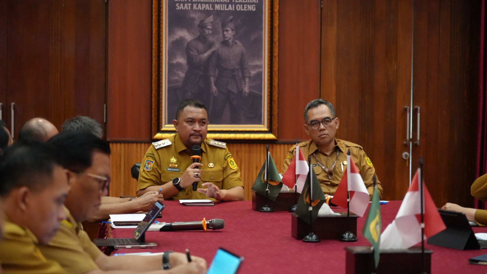 Bupati Bogor, Rudy Susmanto bersama Sekda, Ajat Jatnika, Foto/DIskominfo Kabupaten Bogor