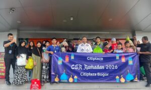 Citiplaza Bogor memberikan santunan kepada anak yatim yang ada disekitar, Foto/Adi Wirman