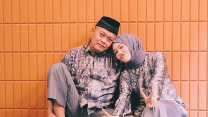 Komidian sule bersama anaknya Putri Delina, Foto/Isitimewa