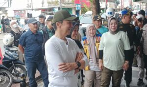 Wali Kota Bogor, dedie A Rachim saat berada di Pasar Bogor, Foto/Maya Melania Wali Kota Bogor, dedie A Rachim saat berada di Pasar Bogor, Foto/Maya Melania