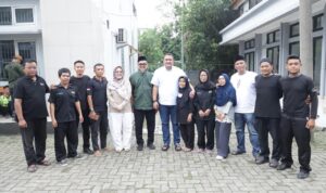 Foto bersama Bupati Bogor, Rudy Susmanto bersama warga, Foto/Diskominfo Kabupaten Bogor