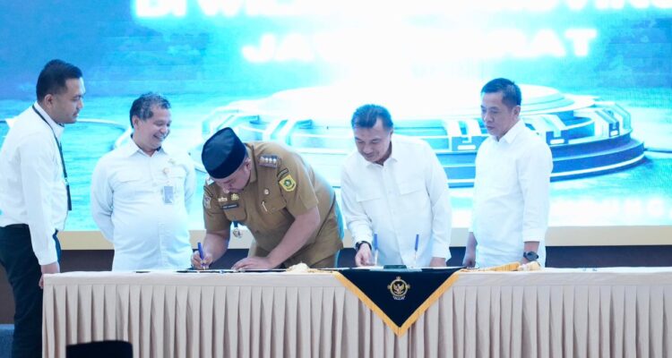 Bupati Bogor, Rudy Susmanto, menyampaikan laporan pengelolaan dan penyerapan anggaran Tahun Anggaran 2025 kepada BPK Perwakilan Provinsi Jawa Barat, Foto/Diskominfo Kabupaten Bogor