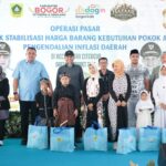 Foto Rudy Susmanto bersama warga saat menghadiri acara Program Bazar Ramadan, Foto/Diskominfo Kabupaten Bogor