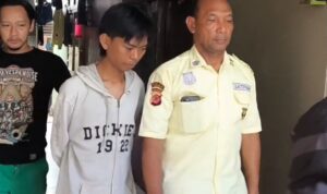 Kapolsek Cileungsi saat menyamar jadi Security saat penggerebekan obat obat terlarang di Cileungsi Bogor, Foto/Isitimewa