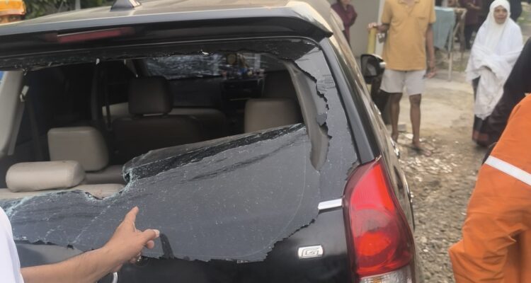 Mobil pelaku pencurian motor di parung alami kerusakan di Bagian belakang kaca mobil, Foto/Istimewa
