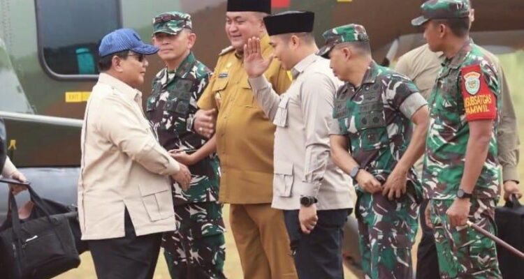Bupati Bogor, Rudy Susmanto saat menyambut Presiden Republik Indonesia, Prabowo Subianto, Foto/Diskominfo Kabupaten Bogor