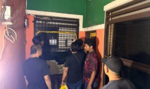 Tim Satres Narkoba melakukan pemasangan Police Line diloaksi penggerebekan obat obatan Jenis G, Foto/Isitimewa
