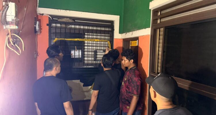 Tim Satres Narkoba melakukan pemasangan Police Line diloaksi penggerebekan obat obatan Jenis G, Foto/Isitimewa