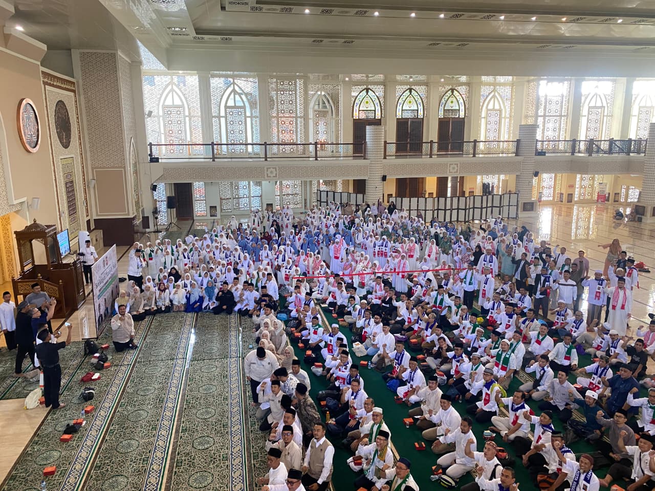 Ratusan Jamaah Haji asal Kota Bogor mengikuti Manasik di Masjid Agung Kota Bogor, Foto/Maya Melania