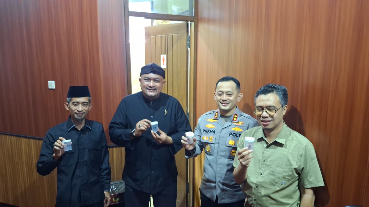 Bupati Bogor, Rudy Susmanto saat mengikuti Tes Urine, Foto/Diskominfo Kabupaten Bogor