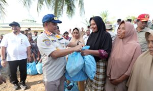 Muhammad Tito Karnavian meninjau langsung kondisi pengungsi di Kabupaten Aceh Tamiang, Aceh, Sabtu (4/4/2026), Foto/Kemendagri