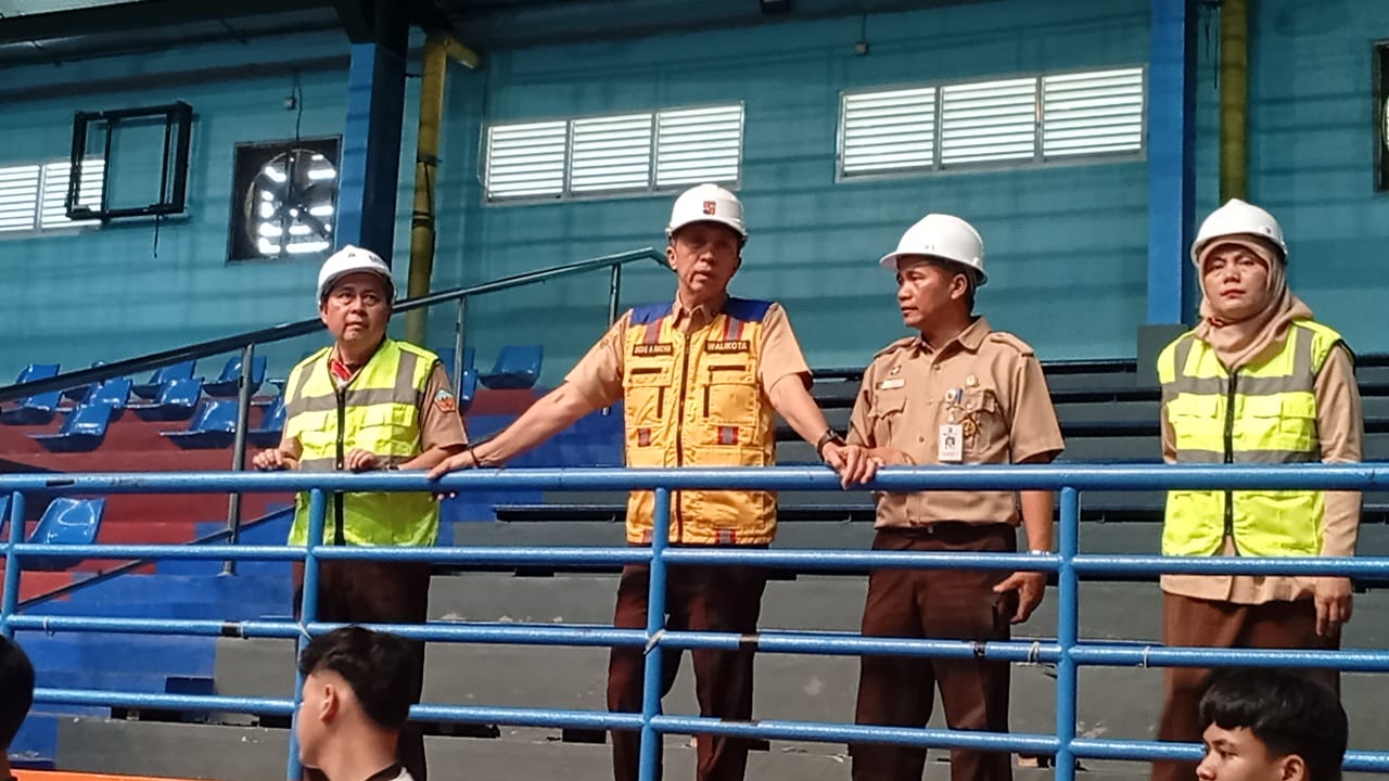 Wali Kota Bogor, Dedie A Rachim saat meninjau Gor A Pajajaran Bogor, Foto/Maya Melina