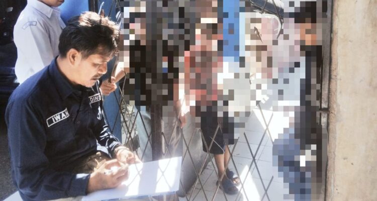 anggota Tagana dari Dinsos Kota Bogor saat mendata anak anak Jalanan yang viral, Foto/Dinsos Kota Bogor