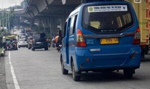 Salah satu angkot asal Kabupaten yang melintas ke Kota Bogor, Foto/Isitimewa Salah satu angkot asal Kabupaten yang melintas ke Kota Bogor, Foto/Isitimewa