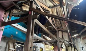 Kondisi salah satu atap di Bogor saat diterjang Angin Kencang, Foto/Istimewa Kondisi salah satu atap di Bogor saat diterjang Angin Kencang, Foto/Istimewa