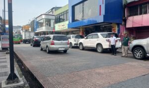 Kondisi parkir di sisi kanan Suryakencana yang akan dipermanenkan, Foto/Maya Melina