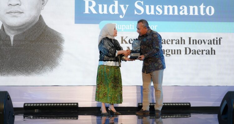Rudy Susmanto, kembali meraih penghargaan sebagai Kepala Daerah Inovatif dalam rangka Hari Ulang Tahun ke-60 Pikiran Rakyat