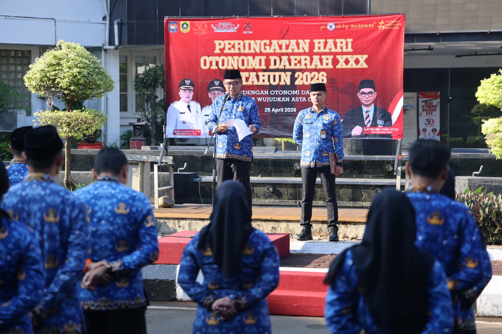 Sekretaris Daerah (Sekda) Kabupaten Bogor, Ajat Rochmat Jatnika memimpin Upacara Peringatan Hari Otonomi Daerah ke-30 Tahun 2026, Foto/Diskominfo Kabupaten Bogor