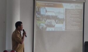 Lurah Ciwaringin, Adi Suryana, Foto/Maya Melina