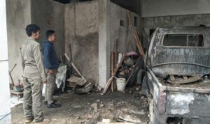 Kondisi Mobil Pick Up yang terbakar di Tenjolaya, Foto/Isitmewa