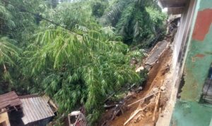 Komdisi tebingan di Paledang Bogor longsor, Foto/Maya Melina
