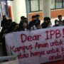 Koalisi Mahasiswa Peduli IPB menggelar aksi protes pada Rabu (16/4/26) menuntut ketegasan Rektor Alim Setiawan, Foto/Istimewa
