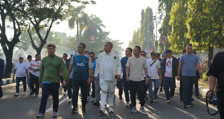 Bupati Bogor, Rudy Susmanto saat berolahraga di CFD Cibinong, Foto/Diskominfo Kabupaten Bogor