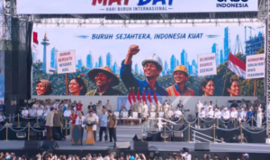 Presiden Prabowo Subianto menghadiri langsung peringatan Hari Buruh Internasional (May Day) bersama ribuan pekerja di Lapangan Silang Monumen Nasional (Monas), Jakarta, Foto/Isitmewa