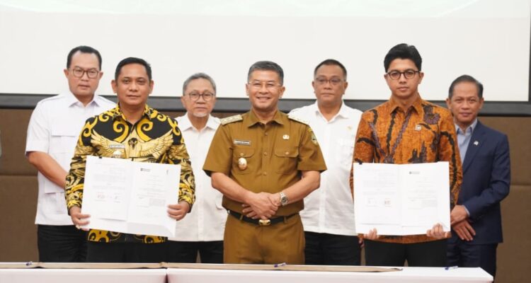 Plt. Bupati Bekasi, Asep Surya Atmaja, secara resmi menandatangani Nota Kesepahaman (MoU) Pembangunan Pengolahan Sampah menjadi Energi Listrik (PSEL), Foto/Isitimewa
