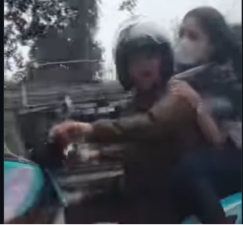 Pengendara motor yang emosi usai di kalkson di Pasir Kuda Bogor, Foto/SS Video Descamph