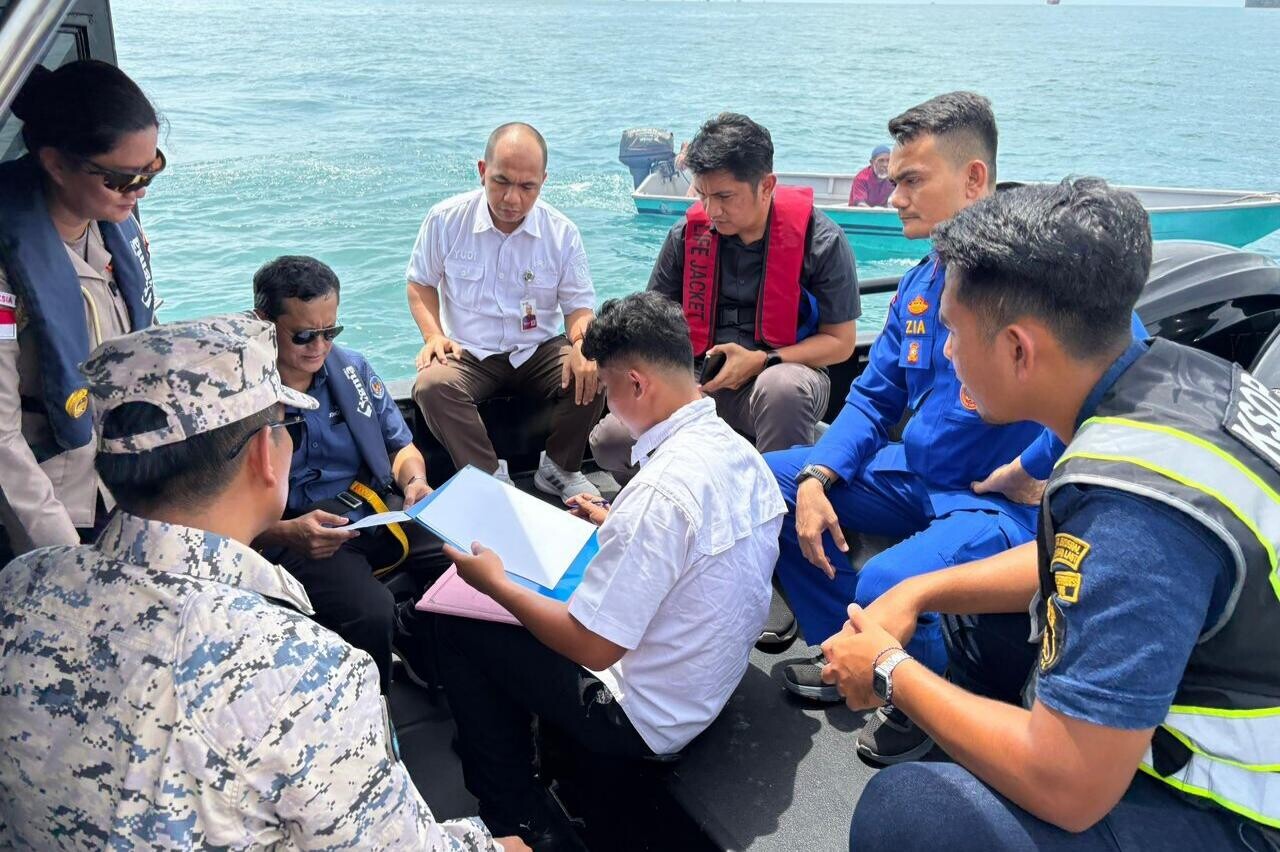 KJRI Johor Bahru saat memulangkan nelayan asal Batam yang terdampar di Johor Baru Malaysia, Foto/ Konsulat Jeneral Republik Indonesia di Johor Bahru