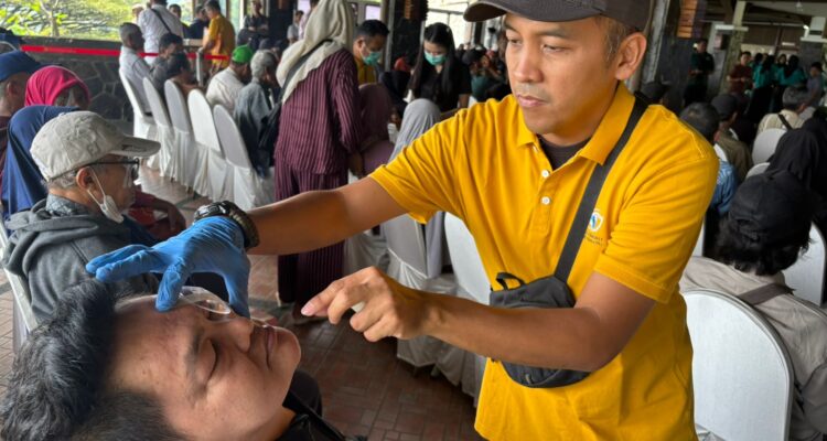 PT Summarecon Agung Tbk (Summarecon) kembali menggelar program Bakti Sosial Operasi Katarak Gratis, Foto/Isitimewa