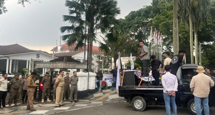 Sejumlah Aliansi di Bogor tuntuk BAznas Kota Bogor dievaluasi, Foto/Adi Wirman