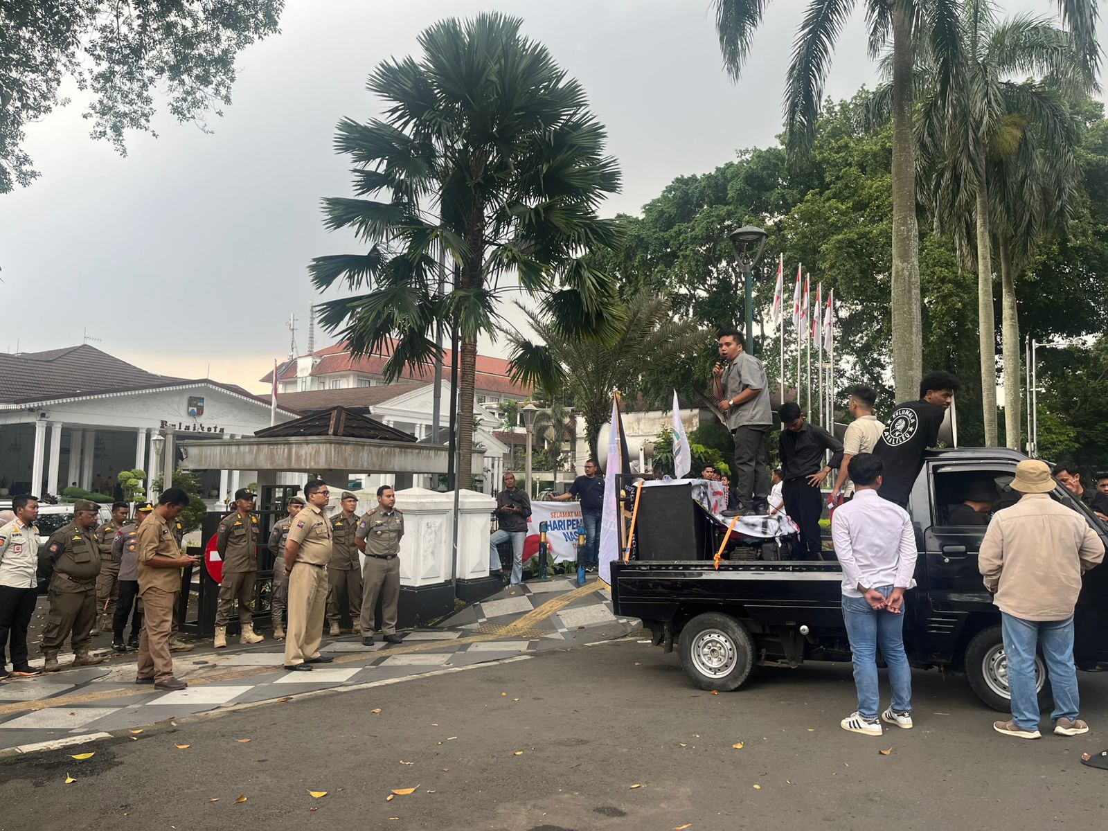 Sejumlah Aliansi di Bogor tuntuk BAznas Kota Bogor dievaluasi, Foto/Adi Wirman