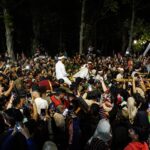 Lautan manusia saat menyaksikan menyaksikan kemegahan Kirab Budaya Milangkala Tatar Sunda, Jumat (8/5/2026) malam, Foto/Diskomonfo Kota Bogor