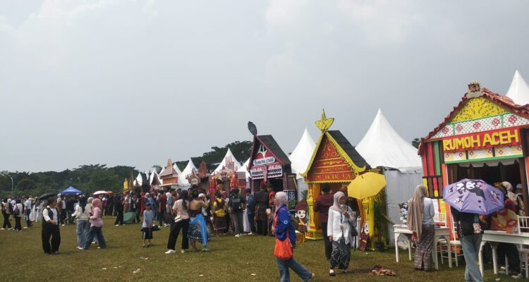 Festival Budaya Nusantara di Pakansari, Cibinong, Foto/Maya Melina