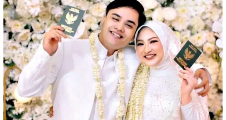 Foto Ressa Rossano menikahi sang kekasih, Fita, Foto/Isitimewa
