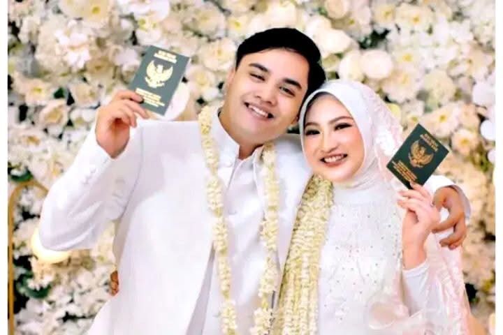 Foto Ressa Rossano menikahi sang kekasih, Fita, Foto/Isitimewa