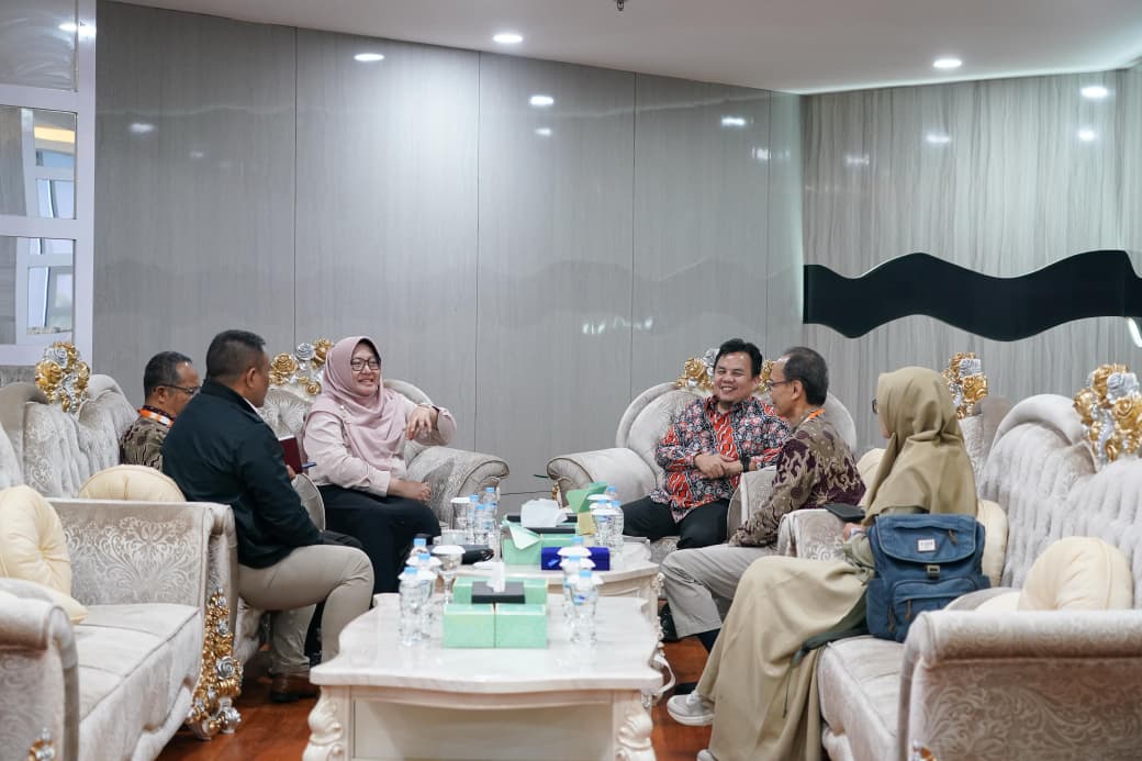 Ketua DPRD Kota Bogor, Dr. Adityawarman Adil, menerima kunjungan jajaran pimpinan Sekolah Vokasi Universitas Pakuan (Unpak), Foto/Setwan DPRD KOta Bogor