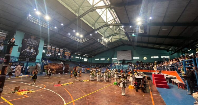 Sala satu perserta yang tampil di Festival Open Marching Band (FOMB) Jawa Barat 2026 yang digelar di GOR Indoor A Pajajaran, Kota Bogor, Foto/Adi Wirman