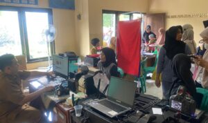 Salah satu pelayanan disdukcapil Bogor di Kelurahan Sukadamai, Foto/Isitimewa