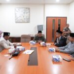 Ketua DPRD Kota Bekasi, Dr. Sardi Efendi, S.Pd., M.M., menerima kunjungan audiensi dari dua organisasi kemasyarakatan yang berbeda, Foto/Setwan DPRD Kota Bekasi