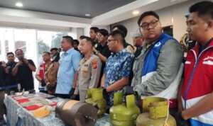 Polres Bogor bersama Pemerintah Kabupaten Bogor, dan DPRD Kabupaten Bogor saat melakukan pres rilis kasus tindak pidana terkait penyalahgunaan bahan bakar minyak (BBM) dan gas LPG subsidi, Foto/Isitimewa