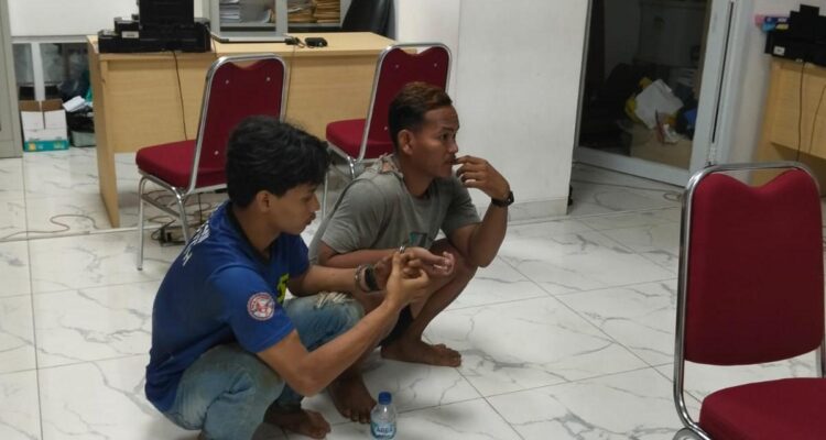 Dua Pelaku pengedar narkoba yang diamankan Polsek Dramaga, Foto/Isitimewa
